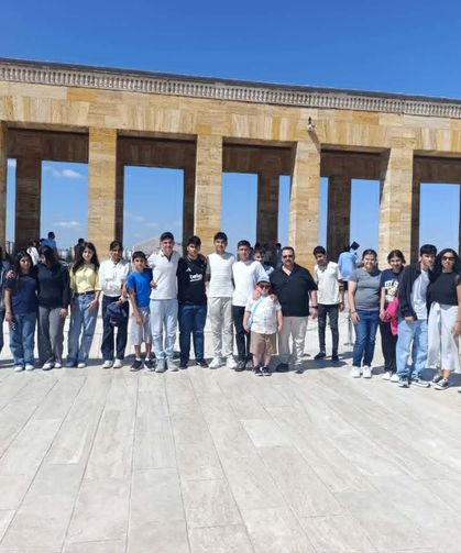 Akyeniköy Muhtarı öğrencileri bu yıl da Anıtkabir’e götürerek geleneği bozmadı