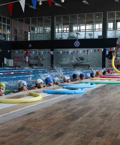 Aydın Büyükşehir’in yaz dönemi yüzme kurslarına yoğun ilgi
