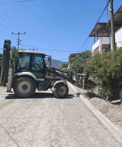 Aydın’ın dört bir yanında yol çalışmaları sürüyor
