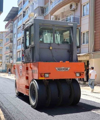 Efeler Belediyesi’nden Albayrak Caddesi’nde asfalt mesaisi