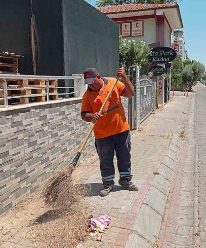 Efeler’de temizlik çalışmaları devam ediyor