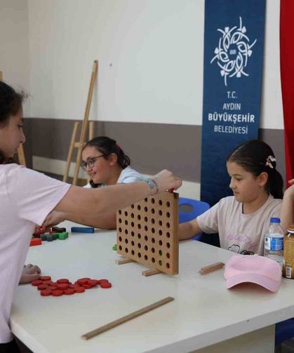 Minikler akıl oyunlarıyla hem eğleniyor hem öğreniyorlar