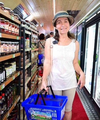 Mobil Halk Ege Et’e Kuşadası Davutlar’da yoğun ilgi