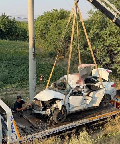 Kontrolden çıkan araç şarampole devrildi; 2 ölü, 2 yaralı