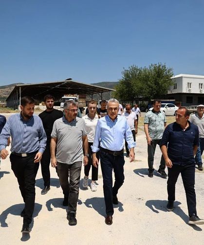 AK Partili vekillerden yangının vurduğu mahallelerde inceleme