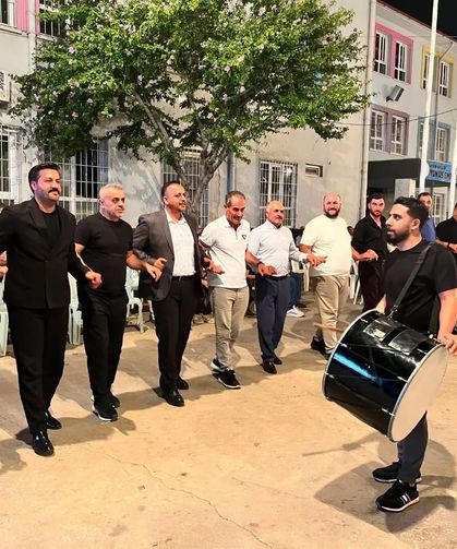 Başkan Cihangiroğlu düğünde halaya katıldı