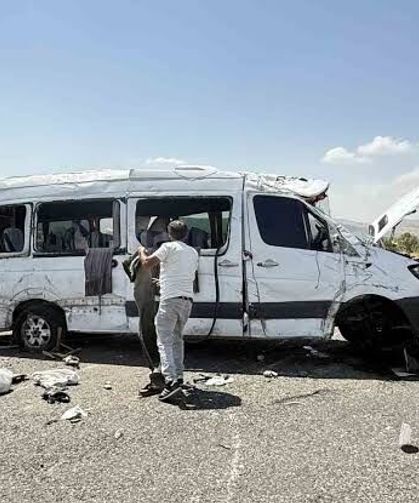 Düğün İçin Çeyiz Taşıyorlardı: Minibüs Devrildi, 5 Kişi Hayatını Kaybetti