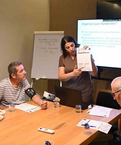 Kuşadası’nda 60 yaş ve üzeri vatandaşlara tansiyon eğitimi