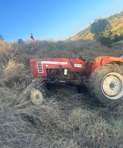 Traktör devrildi: 56 yaşındaki adam hayatını kaybetti