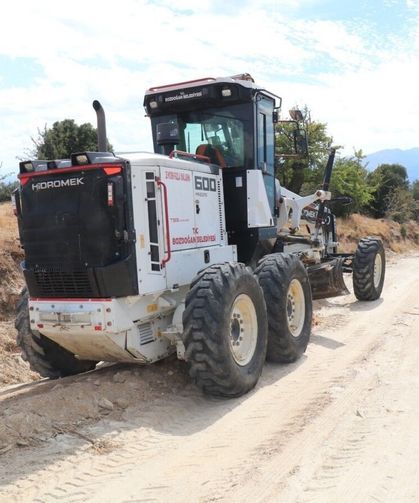 Bozdoğan Belediyesi yol çalışmalarına devam ediyor