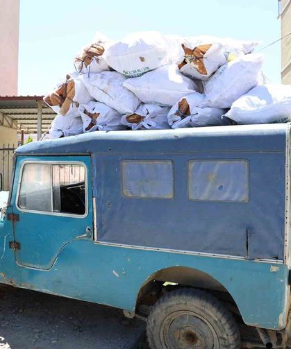İnsanlar aç kalmasın diye üretiliyor, hayvan yemi olarak satılıyor