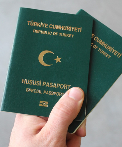 Yeşil pasaporta bir talip daha
