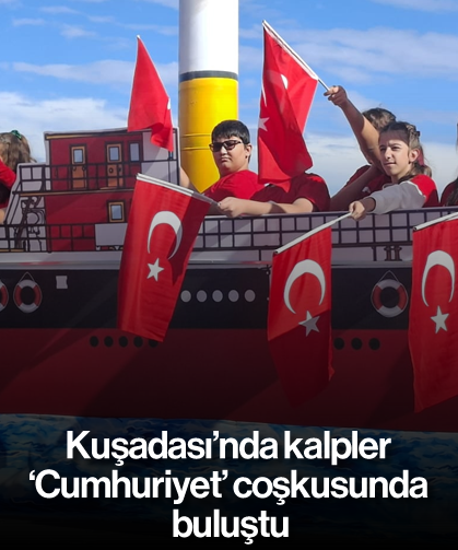Kuşadası'nda kalpler 'Cumhuriyet' coşkusunda buluştu
