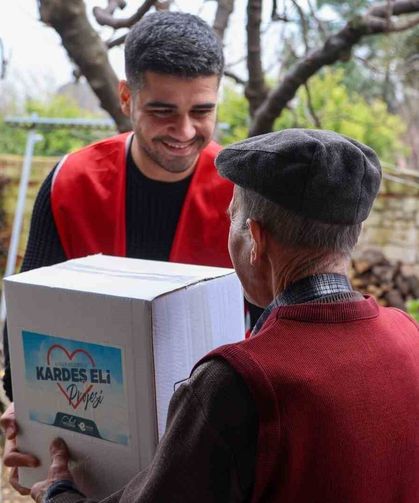 Efeler’de sosyal destekler binlerce vatandaşa ücretsiz ulaşıyor