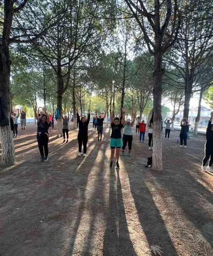 Kuşadası’nda vatandaşlar güne sporla başladı