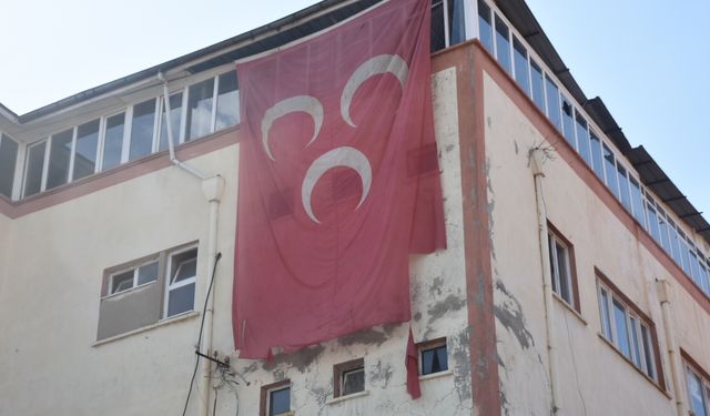 Aydın'da MHP'ye yakışmayan görüntü