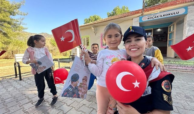 Köşk'te öğrencilere ağaç sevgisi aşılandı