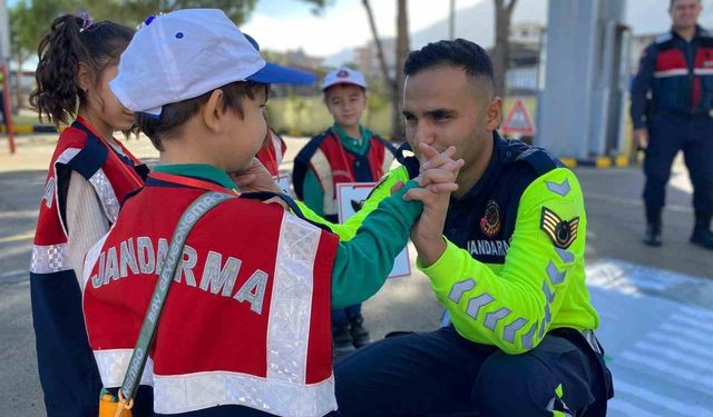 Jandarmadan Çine’de trafik eğitimi