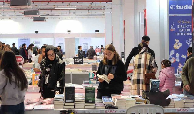 Vatandaşlardan Aydın Büyükşehir’in Kitap Fuarı’na yoğun ilgi