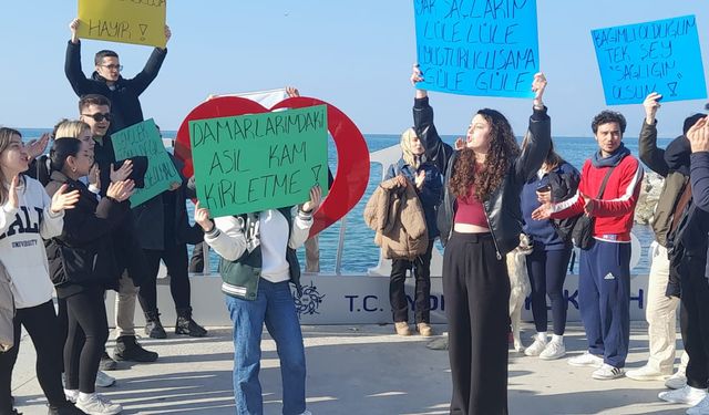 ADÜ'lü öğrenciler 'Uyuşturucuyla Mücadele' için yürüdü