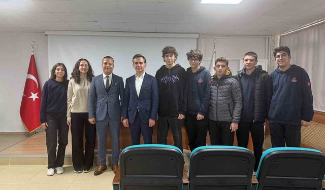 Aydın Lisesi’nden öğrencilerin kariyer planlamasına destek