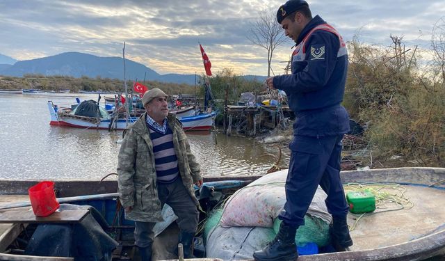 Jandarmadan Bafa Gölü’nde balıkçılara denetim