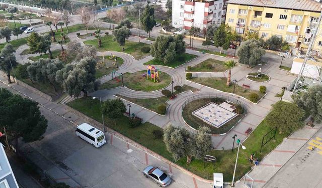 Nazilli’deki yeşil alanlarda temizlik ve bakım çalışması sürüyor