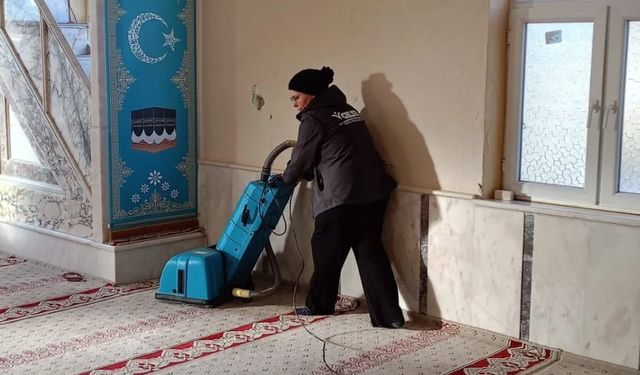 Germencik’te Ramazan ayı öncesi camiler temizlendi
