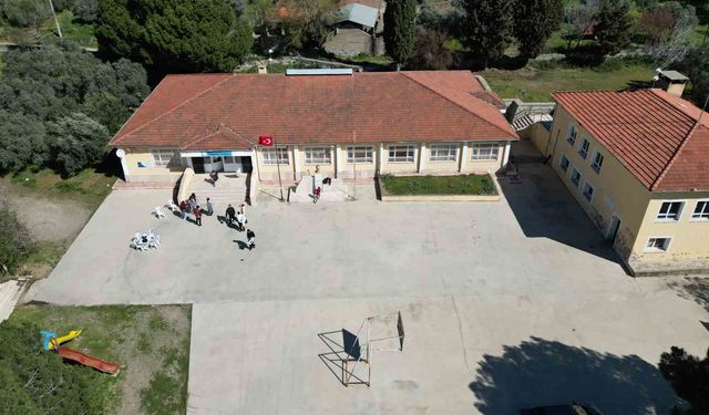 Üniversite öğrencilerinden ilkokul öğrencilerine destek