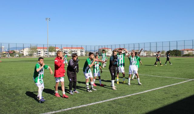 Akbük 09 Spor Kulübü U13 takımı sezonu açtı