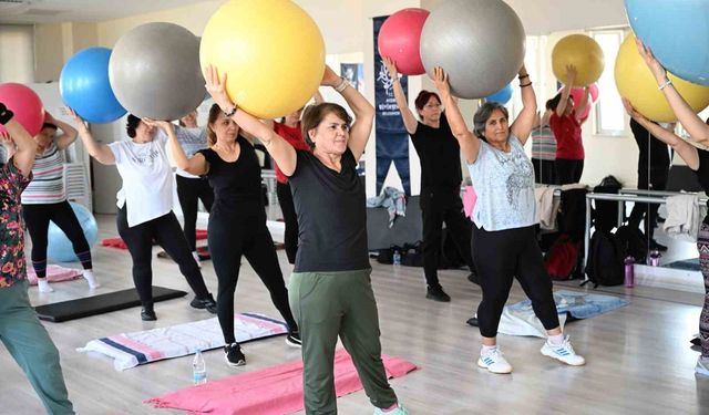 Aydınlı kadınlar Büyükşehir’in kurslarında spor ile buluşuyor