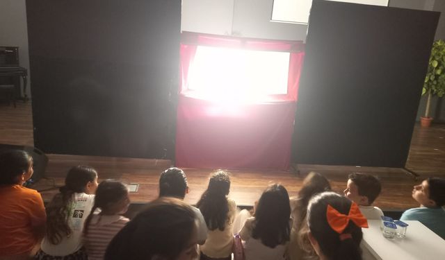 Didim Belediyesinden “Karagöz kuklacı” oyunu