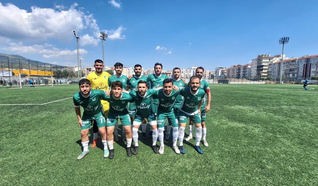 Karacasuspor iki kere geriye düştüğü maçta pes etmedi