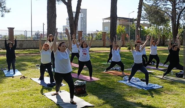Nazilli’de kadınlar baharı yoga ile karşıladı