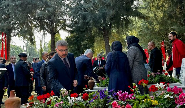 Özmen şehitleri andı
