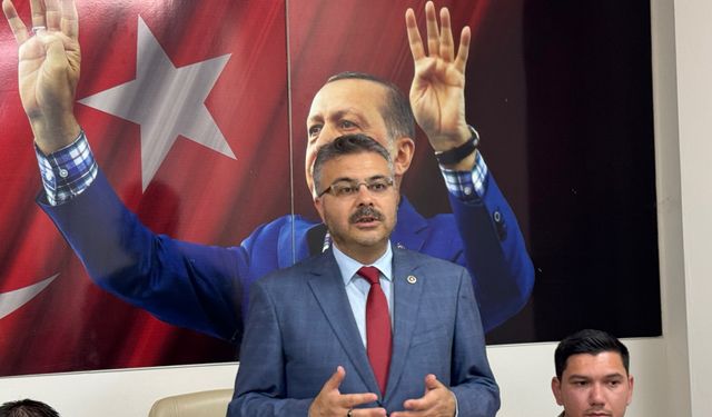 AK Partili Özmen, demokrasi şehitlerini andı
