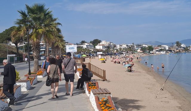 Didim'de mayıs ayında vatandaşlar denizin keyfini çıkardı
