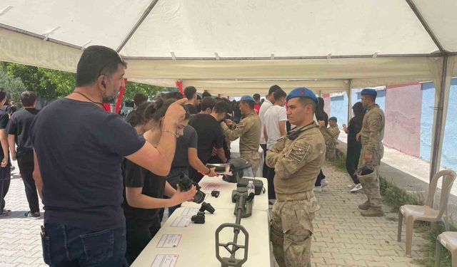 Jandarmanın teknolojisi öğrencilere anlatıldı