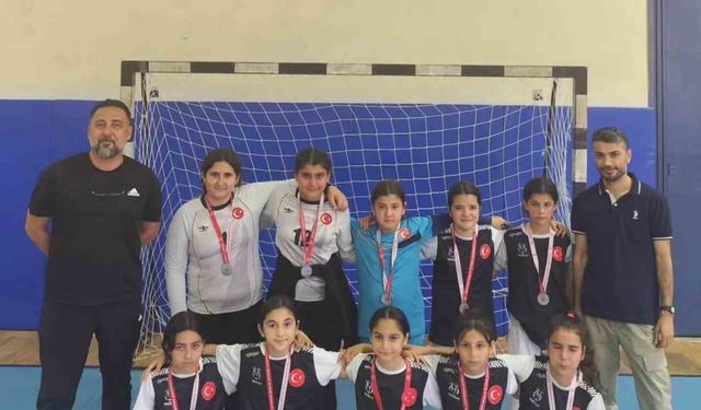 Nazillili öğrenciler Aydın İl Turnuvası’nda il ikincisi oldu