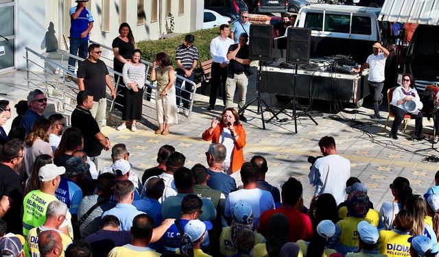 Başkan Gençay personeliyle bayramlaştı