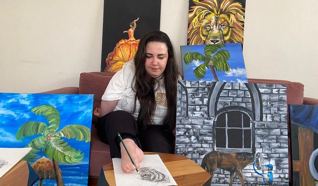 “Ayak Ressamı” Rabia Asrak 20. sergisine hazırlanıyor