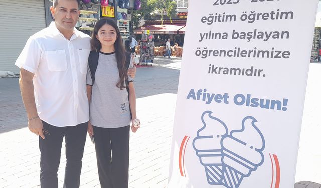 Başkan Günel'den öğrencilere dondurma sürprizi