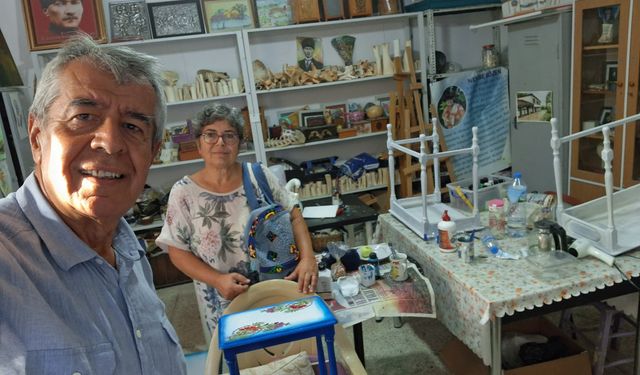 Eski eşyalara yeniden hayat veriyor