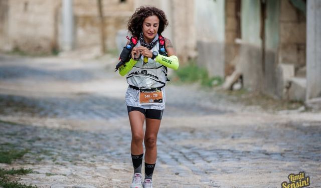 Kuşadalı 'Vegan' koşucu Rojda Sezer parkurlara meydan okuyor