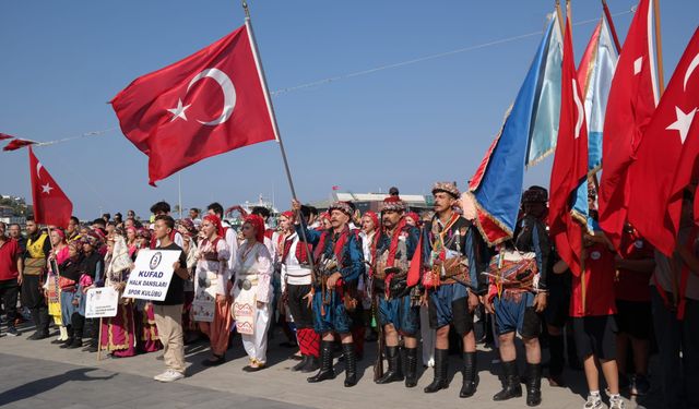 Kuşadası'nın düşman işgalinden kurtuluşunun 103'üncü yılı coşkuyla kutlandı
