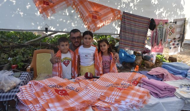 Okul masrafları için panayırda satış yaptılar