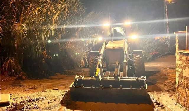 Germencik’te kapanan yollara anında müdahale