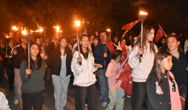 Karacasu'da geceyi Cumhuriyet coşkusu aydınlattı