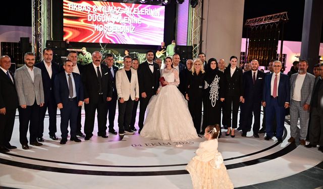 Aydın'da rüya gibi düğün: Tikbaş ailesinin mutlu günü