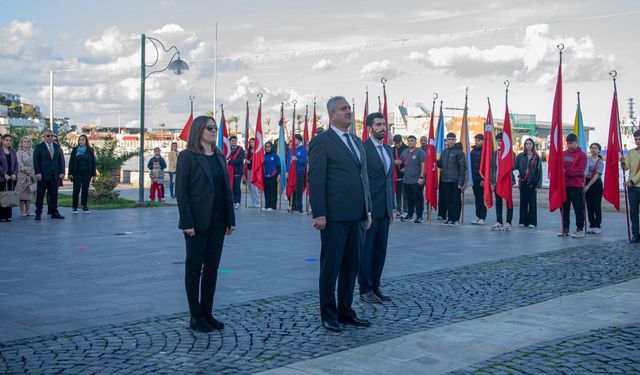 '24 Kasım Öğretmenler Günü' Kuşadası'nda kutlandı